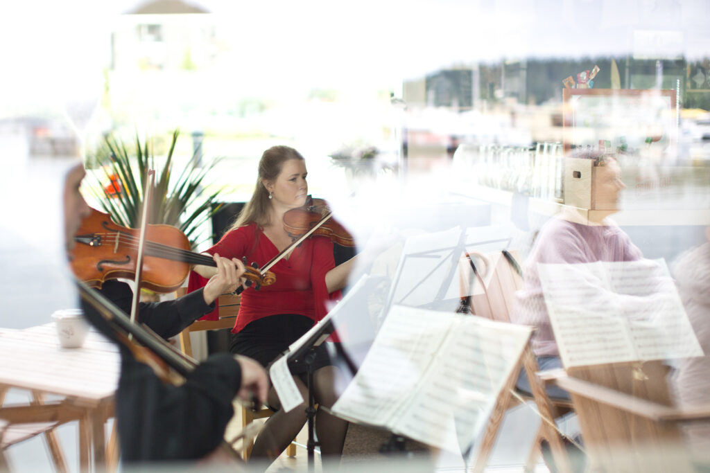 Sinfonia Lahden soittajia.