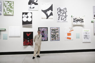 Julistetriennale huipentui voittajan vierailuun