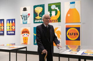 Graafikkomestari Erik Bruunilta suuri julistelahjoitus Malvan julistekokoelmaan