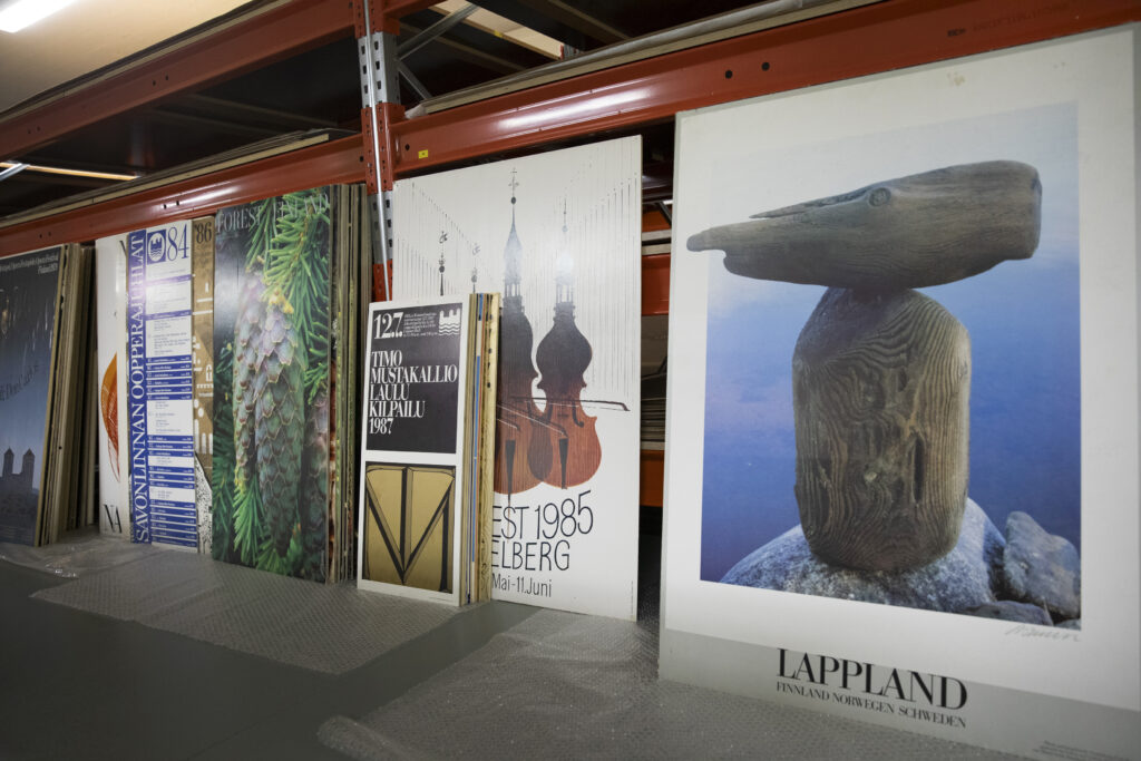 Erik Bruunin julisteita. 