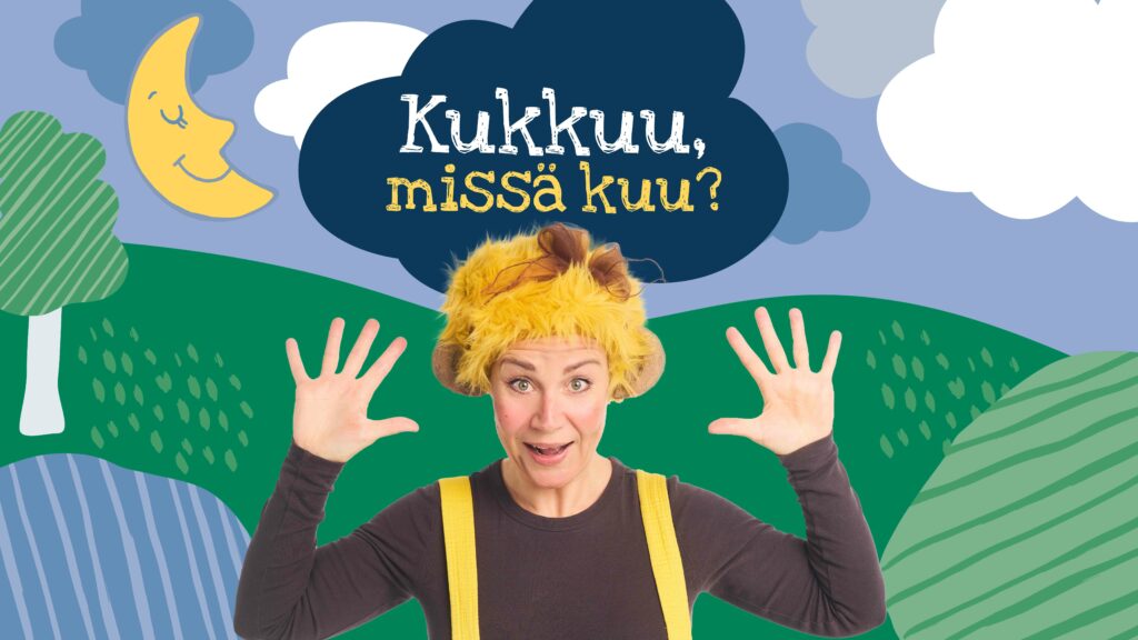 Keltahiuksinen nainen seisoo piirretyn maiseman edessä, jossa on kuu ja pilviä.